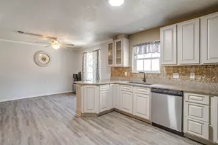 2617 Magnolia Dr, Irving, TX 75062 - Photo 12