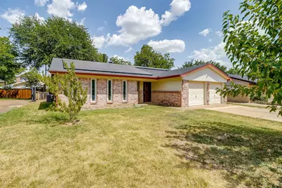 2617 Magnolia Drive, Irving, TX 75062 - Photo 2