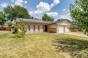 2617 Magnolia Dr, Irving, TX 75062 - Photo 2
