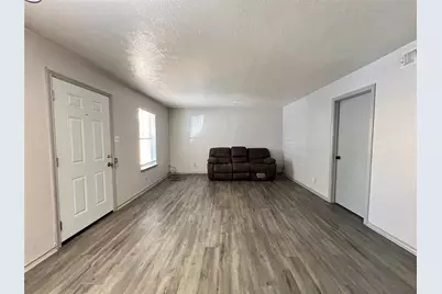 1108 N Elm Street #3, Denton, TX 76201 - Photo 4