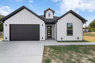 1119 20th St, Bridgeport, TX 76426 - Photo 1