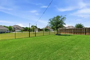 1101 Pinnacle Breeze Dr, Fort Worth, TX 76052 - Photo 32