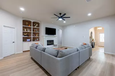 913 Caudle Lane, Savannah, TX 76227 - Photo 10