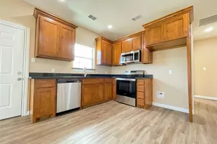504 SW 15th St, Mineral Wells, TX 76067 - Photo 4