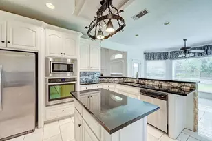 2804 Vermont Ct, Arlington, TX 76001 - Photo 16