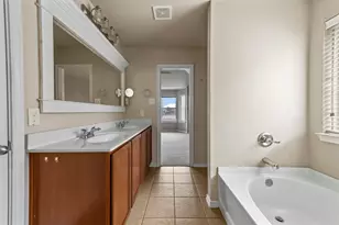 5533 Grenada Dr, Fort Worth, TX 76119 - Photo 14