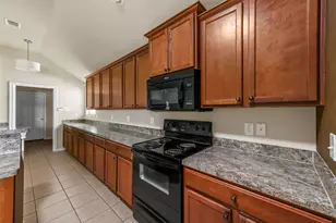 5533 Grenada Dr, Fort Worth, TX 76119 - Photo 8