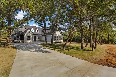 5609 Thousand Oaks Drive, Joshua, TX 76058 - Photo 1
