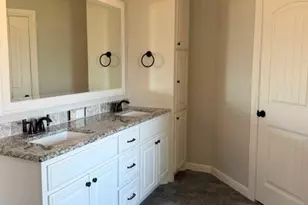272 Jacinth Ln, Granbury, TX 76049 - Photo 10