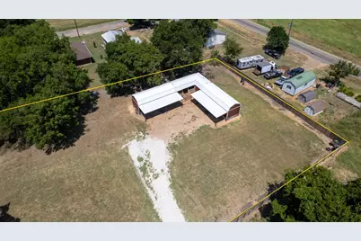 933 Scott, Honey Grove, TX 75446 - Photo 18
