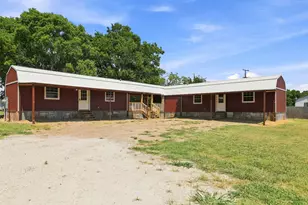 933 Scott, Honey Grove, TX 75446 - Photo 2