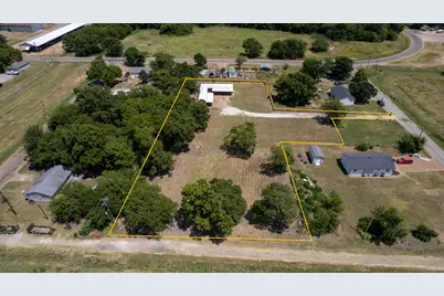 933 Scott, Honey Grove, TX 75446 - Photo 10