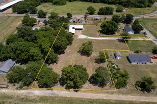 933 Scott, Honey Grove, TX 75446 - Photo 10