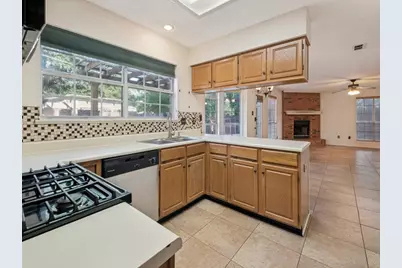 606 Berkley Drive, Grapevine, TX 76051 - Photo 8