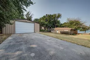 259 Dock St, Bridgeport, TX 76426 - Photo 36