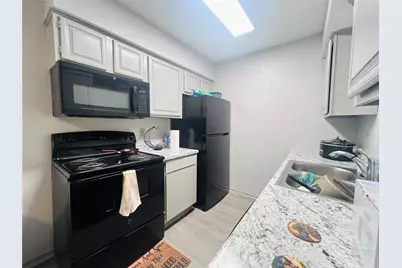 1108 N Elm Street #6, Denton, TX 76201 - Photo 6