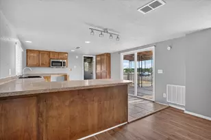 3205 Oak Hill Dr, Granbury, TX 76048 - Photo 10