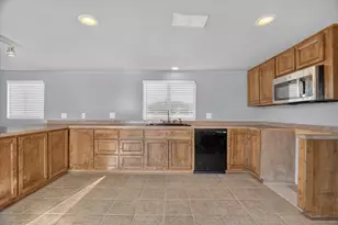 3205 Oak Hill Dr, Granbury, TX 76048 - Photo 6