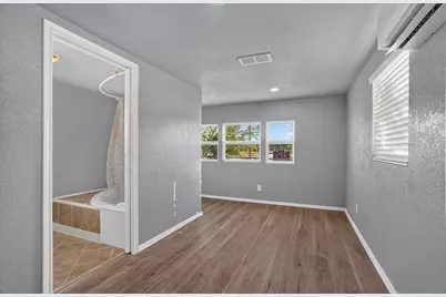 3205 Oak Hill Drive, Granbury, TX 76048 - Photo 12