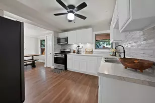 1102 Ash St, Irving, TX 75060 - Photo 14