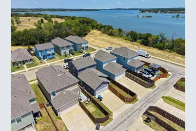 5724 Topwater Trail, Fort Worth, TX 76119 - Photo 2