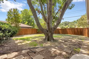 9322 Hunters Creek Dr, Dallas, TX 75243 - Photo 36