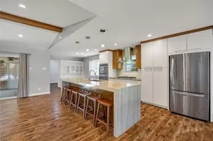 9322 Hunters Creek Dr, Dallas, TX 75243 - Photo 14