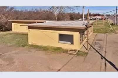 1123 N Main Street, Cleburne, TX 76033 - Photo 8