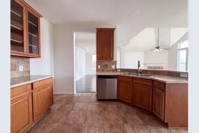1756 Hidden Brook Drive, Grand Prairie, TX 75050 - Photo 6