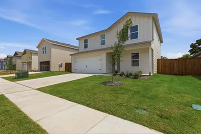 832 Eagles Nest Drive, Cleburne, TX 76031 - Photo 2