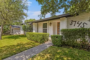 3745 Blue Trace Ln, Farmers Branch, TX 75244 - Photo 2