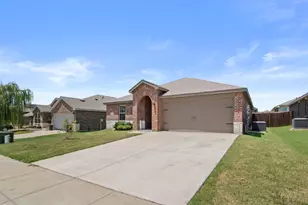 2004 Princeton Ave, Farmersville, TX 75442 - Photo 4
