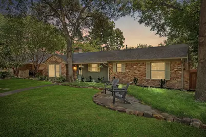 9812 Ravensway Drive, Dallas, TX 75238 - Photo 2