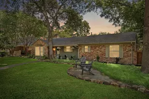 9812 Ravensway Dr, Dallas, TX 75238 - Photo 2
