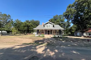 209 Pecan St, Roxton, TX 75477 - Photo 2