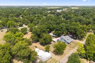 209 Pecan St, Roxton, TX 75477 - Photo 22