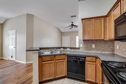 824 Walnut Street, Burleson, TX 76028 - Photo 6