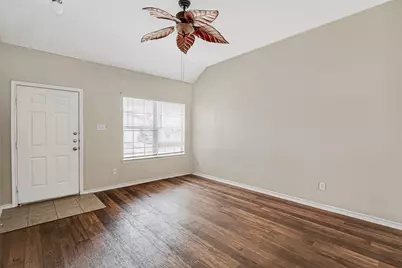 824 Walnut Street, Burleson, TX 76028 - Photo 4