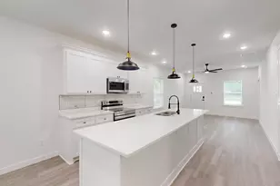 1213 Mill St, Gainesville, TX 76240 - Photo 12
