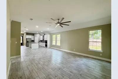 1093 Oak Ridge Drive, Oak Ridge, TX 75160 - Photo 12