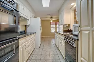 5705 Royal Club Dr, Arlington, TX 76017 - Photo 12