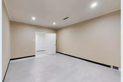630 Dalworth Street, Grand Prairie, TX 75050 - Photo 16