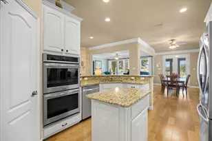 2101 W Emerald Bend Ct, Granbury, TX 76049 - Photo 14