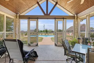 2101 W Emerald Bend Ct, Granbury, TX 76049 - Photo 30