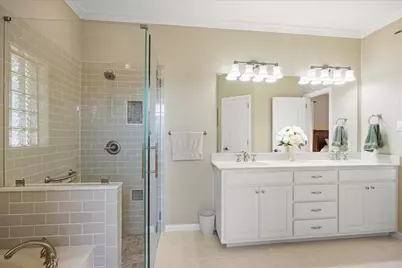 2101 W Emerald Bend Court, Granbury, TX 76049 - Photo 26
