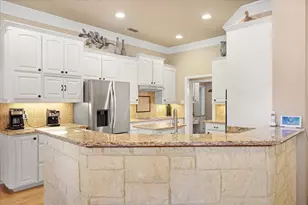 2101 W Emerald Bend Ct, Granbury, TX 76049 - Photo 18