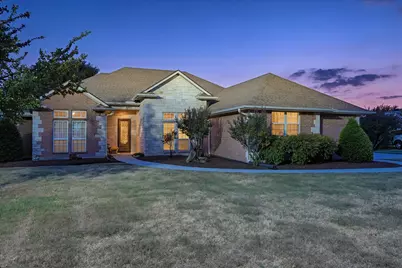 2101 W Emerald Bend Court, Granbury, TX 76049 - Photo 2