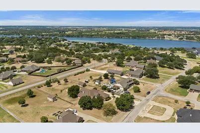 2101 W Emerald Bend Court, Granbury, TX 76049 - Photo 38