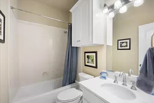 2101 W Emerald Bend Ct, Granbury, TX 76049 - Photo 28