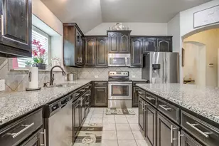 11829 Hassop Ln, Burleson, TX 76028 - Photo 12